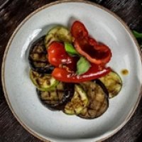 Маринованные овощи гриль в оливковой заправке